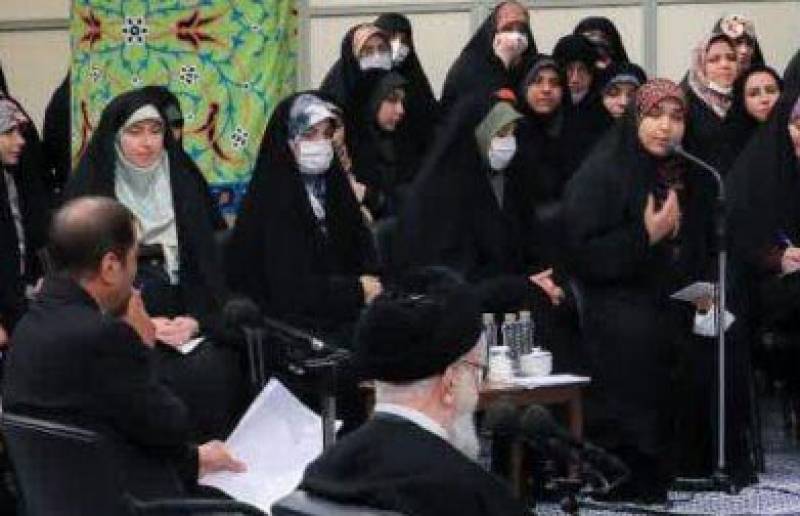 دیدار شاعرانی از عنبرآباد و‌ جیرفت با رهبر معظم انقلاب اسلامی